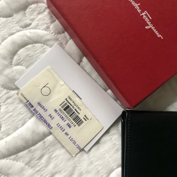 Authentic Salvatore Ferragamo Black Leather wallet - Picture 5 of 11
